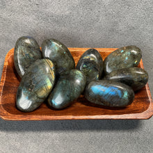 Load image into Gallery viewer, Labradorite Palms - 1 lb
