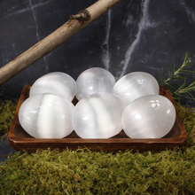 Load image into Gallery viewer, Selenite Palms
